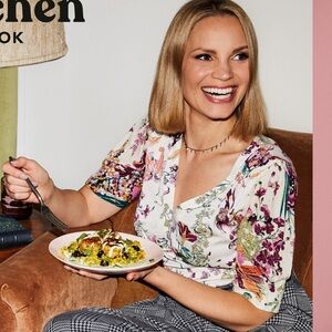 Anthropology Tiny Adelaide Blouse. New